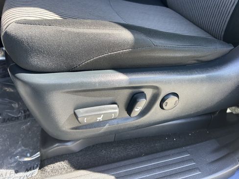 Certified 2024 Toyota 4Runner SR5 AWD/4WD image 17