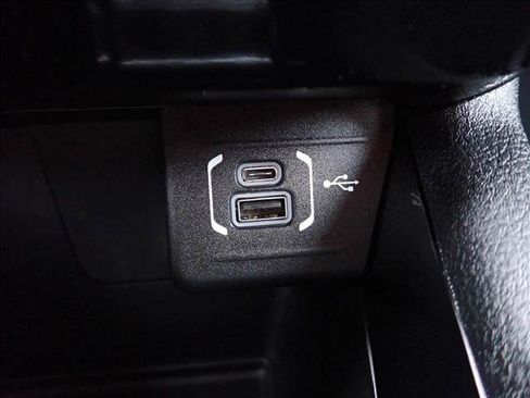Used 2022 Jeep Compass Limited AWD/4WD image 18