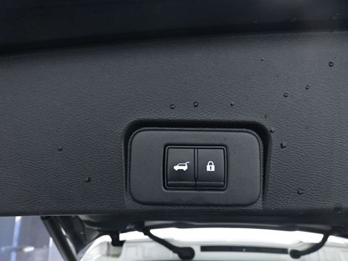 Used 2021 Nissan Rogue Platinum image 27