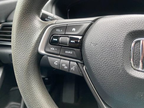 Used 2018 Honda Accord LX image 18