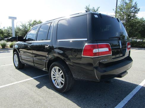 Used 2010 Lincoln Navigator 2WD image 5