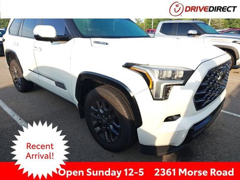 Used 2025 Toyota Sequoia Platinum AWD/4WD image 1