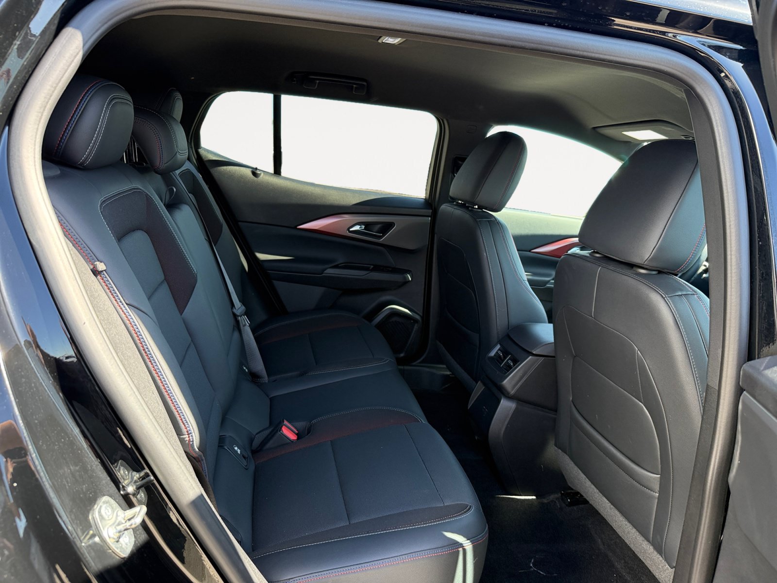 Used 2024 Chevrolet Equinox EV RS FWD image 18