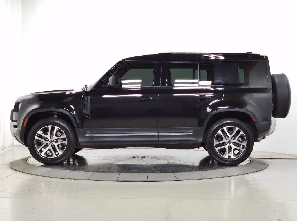 Used 2025 Land Rover Defender 110 S AWD/4WD image 2
