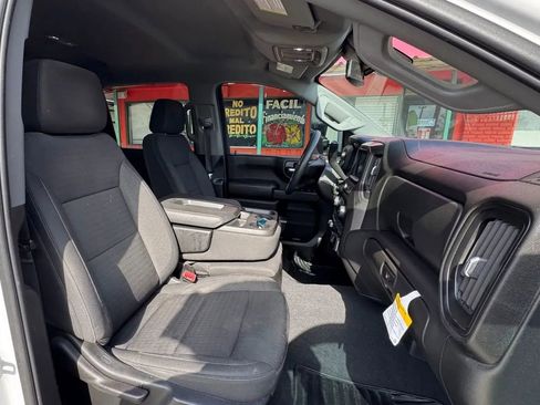 Used 2024 Chevrolet Silverado 2500 Custom w/ Custom Value Package image 15