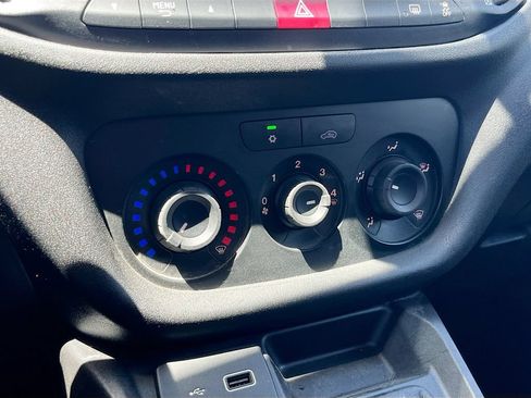Used 2022 RAM ProMaster City Tradesman FWD image 15