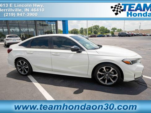 Used 2025 Honda Civic Sport Touring image 1