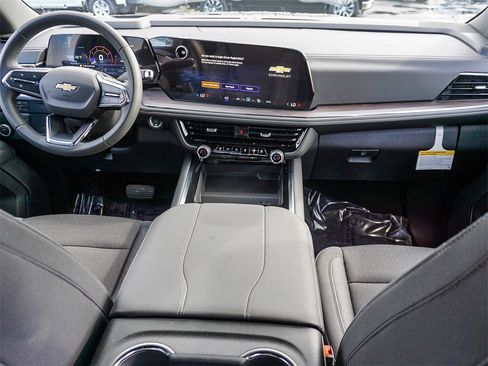 New 2026 Chevrolet Suburban LS image 14