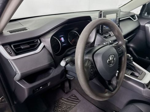 Used 2019 Toyota RAV4 LE AWD/4WD image 9