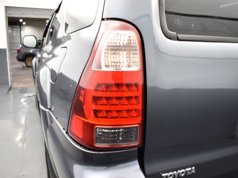 Used 2007 Toyota 4Runner SR5 image 8