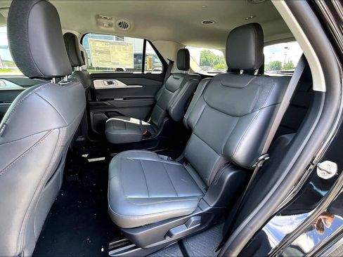 New 2026 Ford Explorer Active w/ Active Comfort Package RWD image 10
