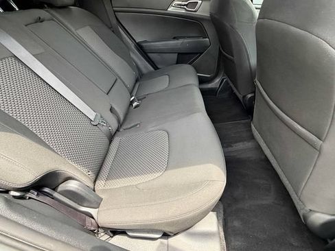Used 2024 Kia Sportage LX AWD/4WD image 16