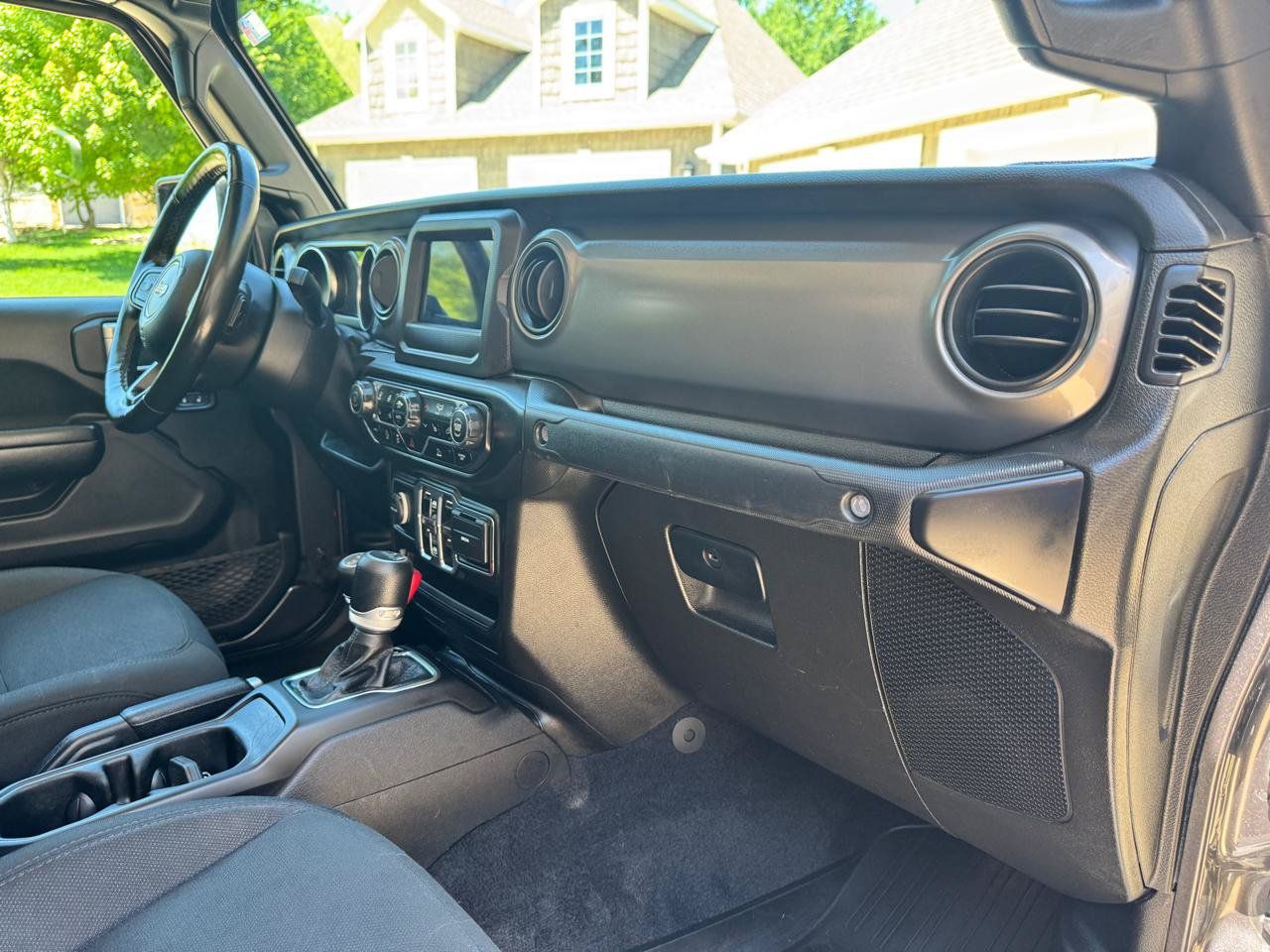 Used 2021 Jeep Gladiator Sport AWD/4WD image 19
