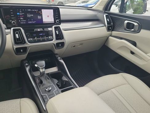 Certified 2023 Kia Sorento S w/ Panoramic Sunroof Package FWD image 12
