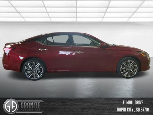 New 2025 Nissan Altima 2.5 SL image 4