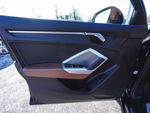 Used 2025 Audi Q3 2.0T Premium image 9