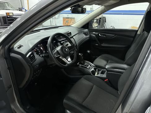 Used 2020 Nissan Rogue SV image 28