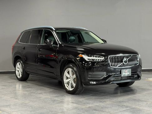 Used 2021 Volvo XC90 T5 Momentum w/ Protection Package Premier FWD image 4