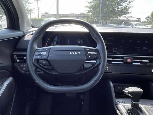 Certified 2026 Kia Sportage EX w/ EX Panorama Roof Package FWD image 12