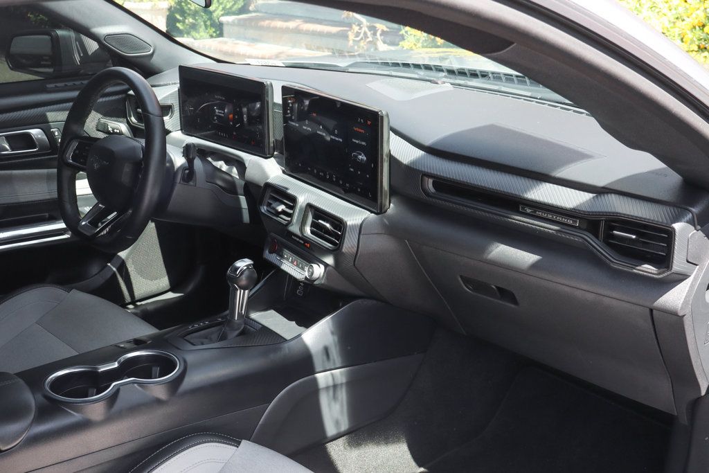 Used 2025 Ford Mustang Coupe RWD image 38