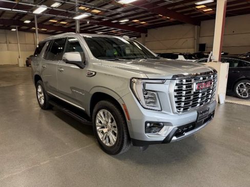 Used 2025 GMC Yukon Denali AWD/4WD image 5