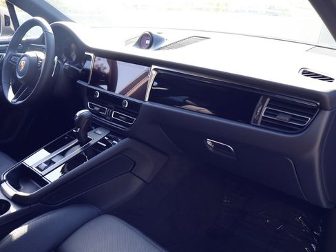 New 2026 Porsche Macan S image 26