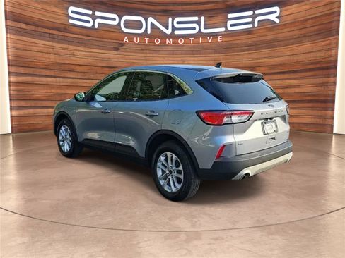 Used 2022 Ford Escape SE w/ Convenience Package image 3