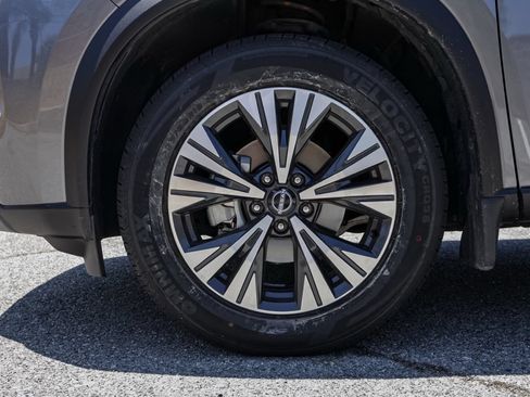 Used 2023 Nissan Rogue SV FWD image 11