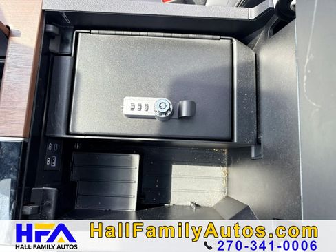 Used 2024 Toyota Sequoia Capstone AWD/4WD image 37