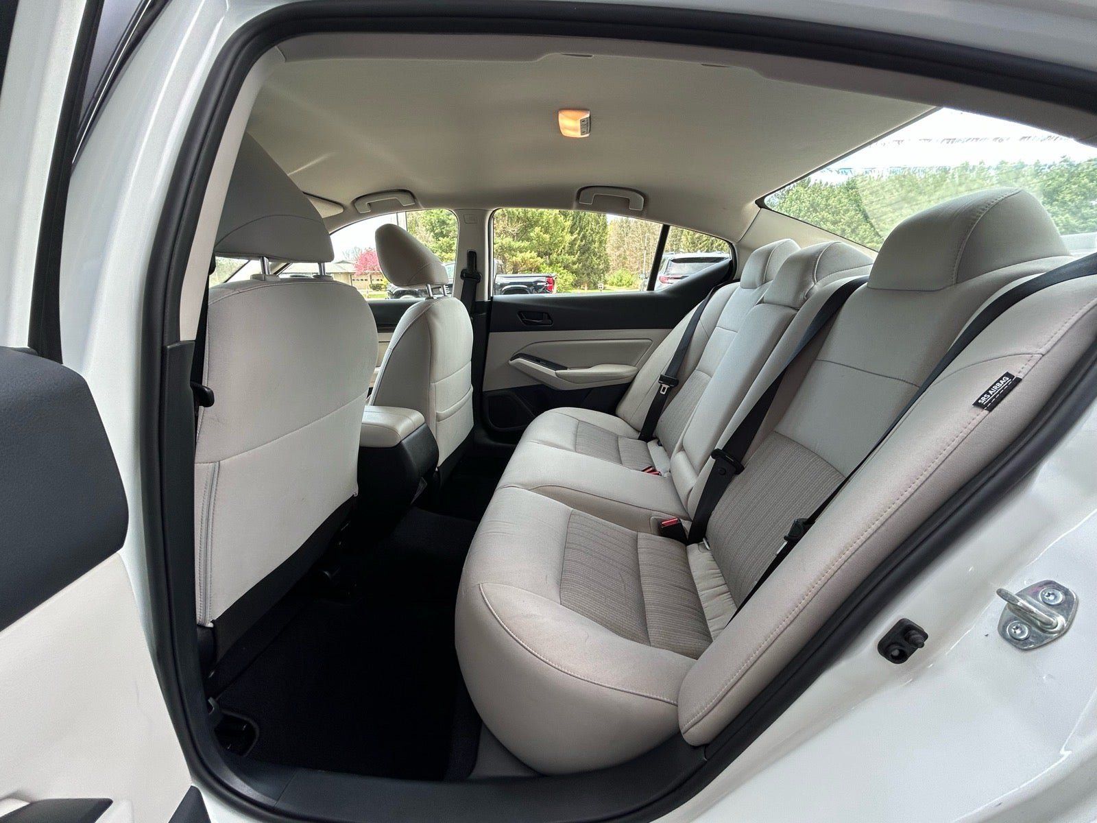 Used 2025 Nissan Altima 2.5 SV FWD image 6