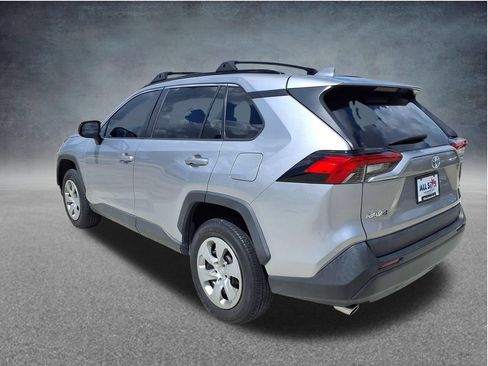 Used 2021 Toyota RAV4 LE w/ Carpet Mat Package (TMS) FWD image 9