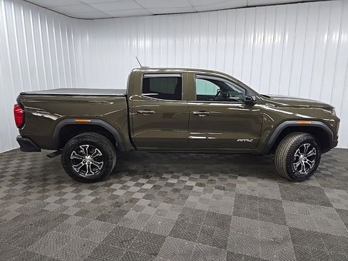 Used 2024 GMC Canyon AT4 image 2