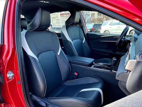 Used 2025 Toyota Camry SE image 7