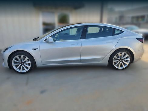 Used 2018 Tesla Model 3 Long Range RWD image 8