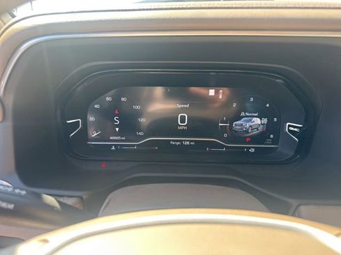 Used 2022 GMC Yukon XL Denali w/ Denali Premium Package image 29