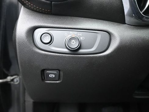 Used 2019 Chevrolet Blazer Premier w/ Sun and Wheels Package image 12