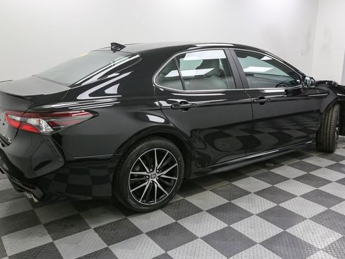 Used 2023 Toyota Camry SE image 8