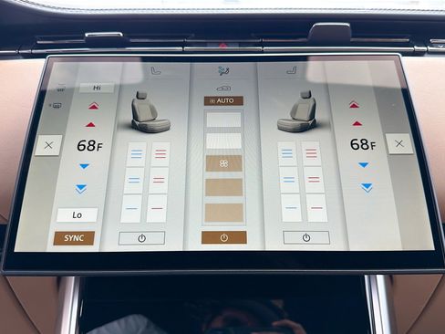 New 2026 Land Rover Range Rover SE image 35