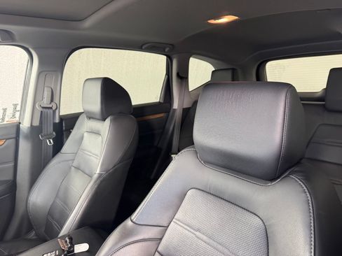 Used 2019 Honda CR-V Touring image 10