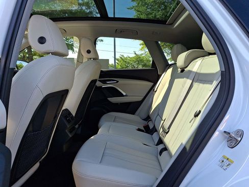 Used 2025 Audi Q5 Premium w/ Convenience Package AWD/4WD image 10