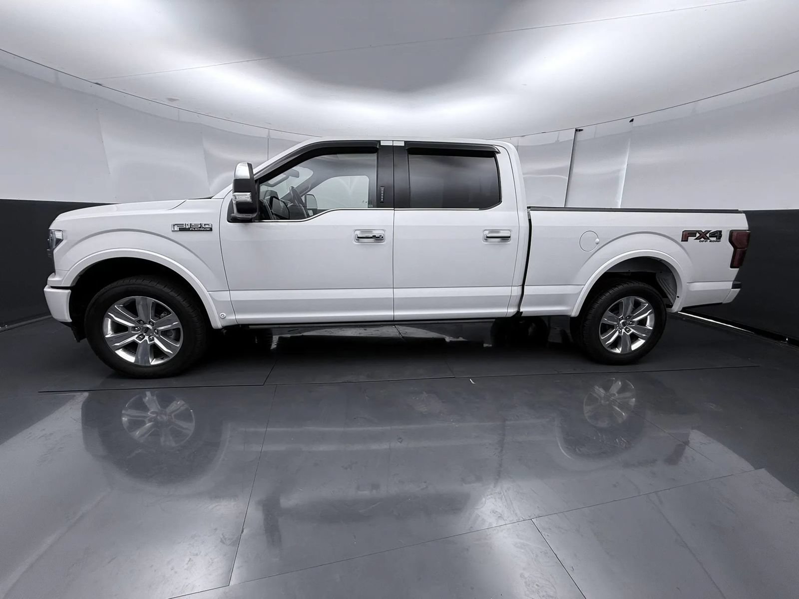 Used 2020 Ford F150 Platinum w/ Technology Package AWD/4WD image 4