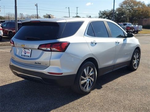 Used 2022 Chevrolet Equinox LT image 3