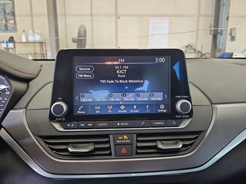 Used 2023 Nissan Altima 2.5 SR FWD image 21