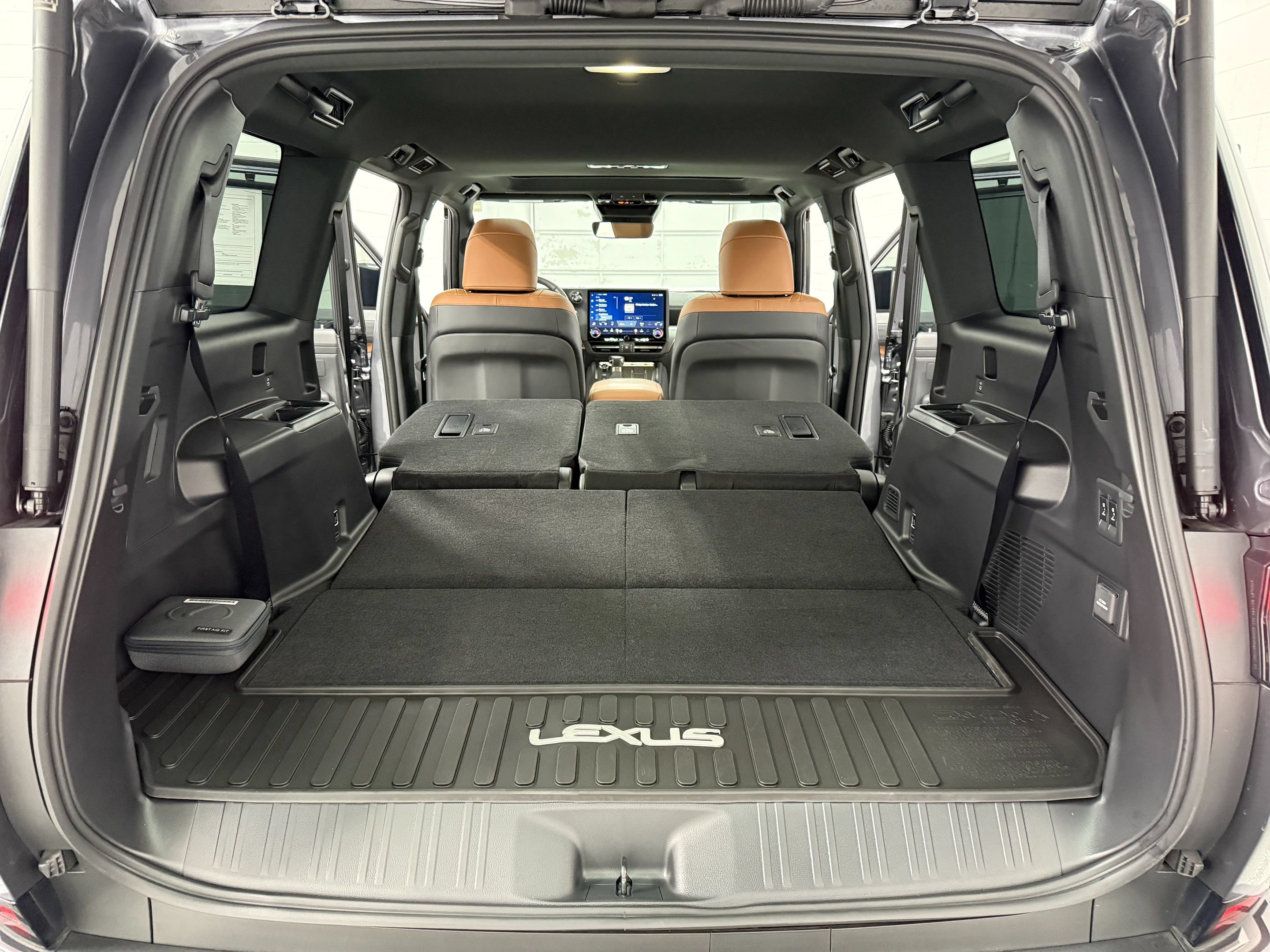 Used 2025 Lexus GX 550 w/ Accessory Package (Z1) AWD/4WD image 40