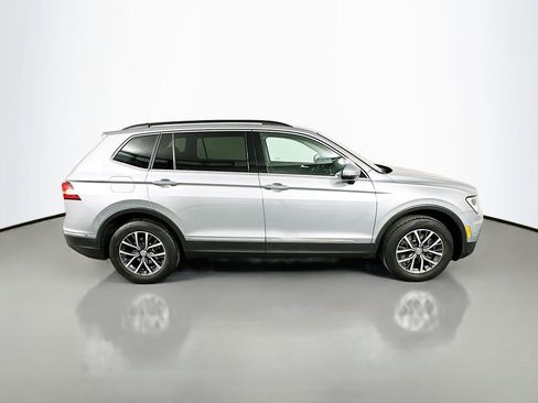 Used 2020 Volkswagen Tiguan SE image 4