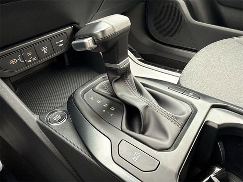 New 2025 Kia K4 LXS image 21