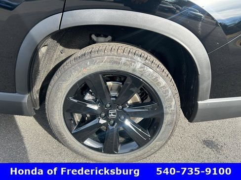 Certified 2025 Honda Pilot Black Edition image 40