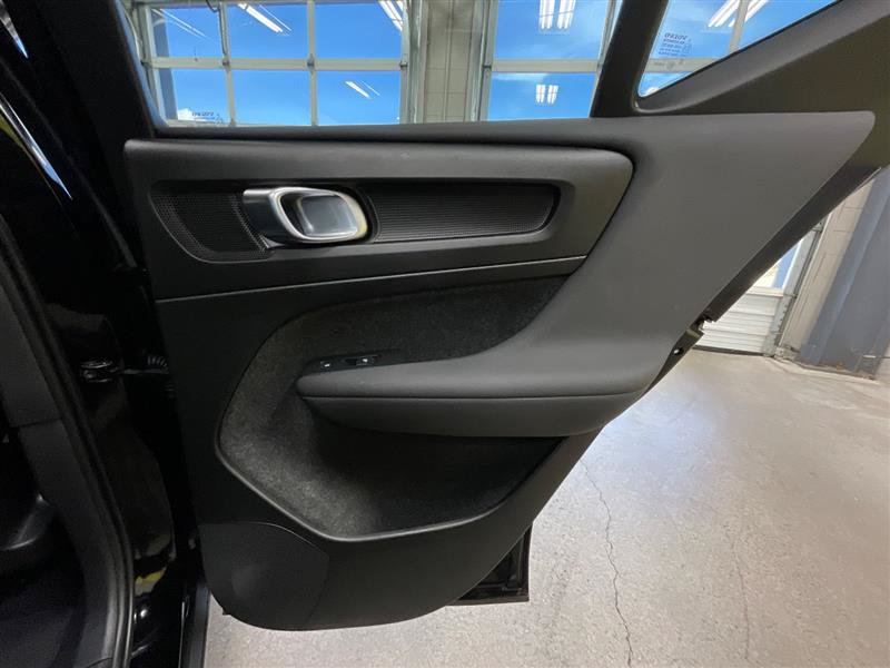 Used 2023 Volvo XC40 B5 Core AWD/4WD image 25