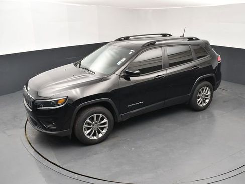 Used 2022 Jeep Cherokee Latitude Lux w/ Sun & Sound Group AWD/4WD image 15