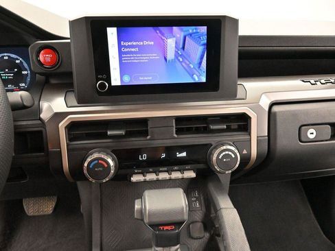 Used 2024 Toyota Tacoma TRD Off-Road AWD/4WD image 20